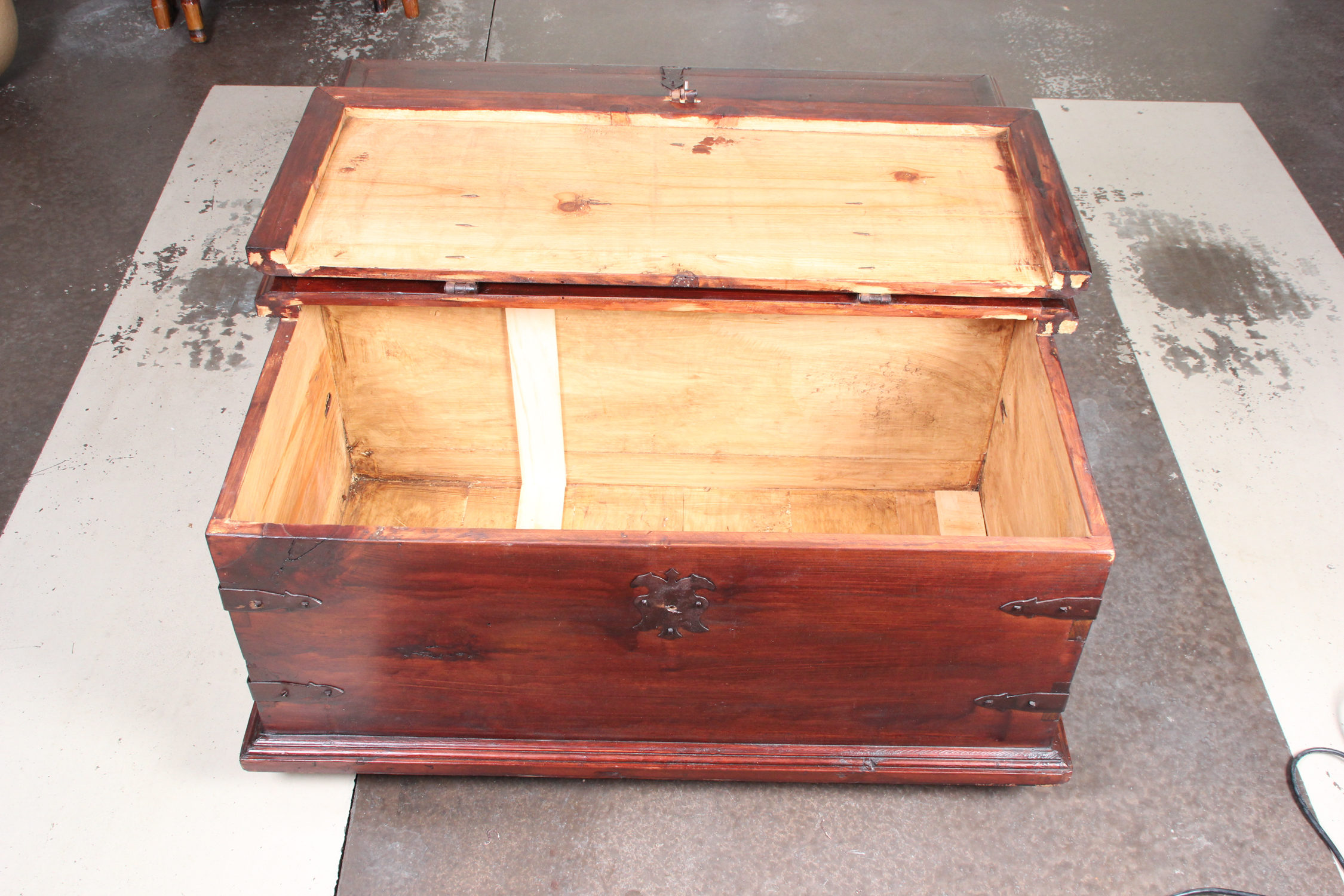 Cherry Stained Pine Trunk Coffee Table