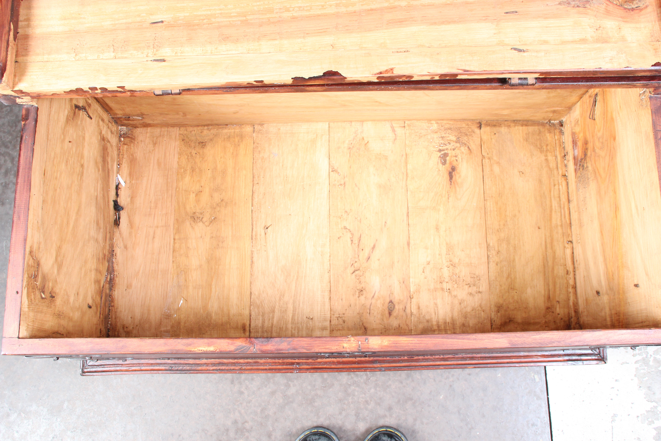 Cherry Stained Pine Trunk Coffee Table