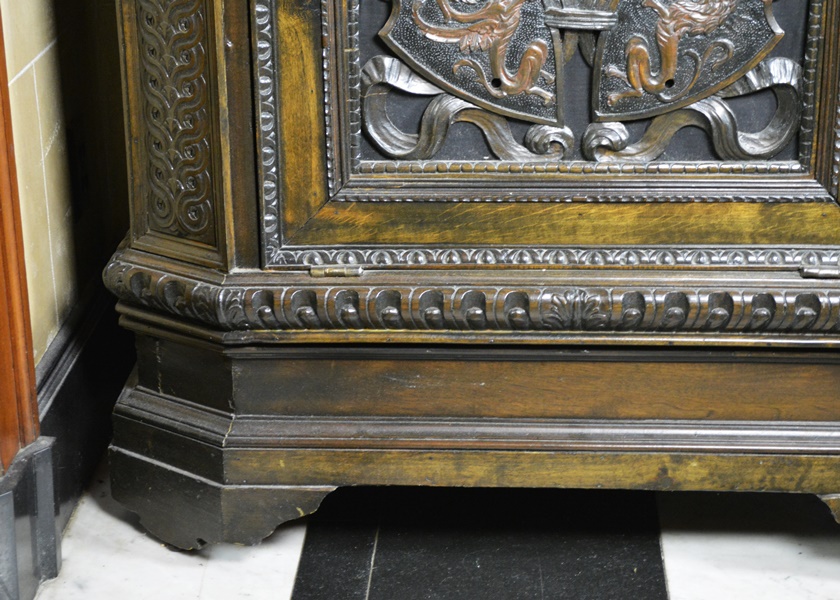 Antique Elizabethan Style Ornately Carved Low Cupboard