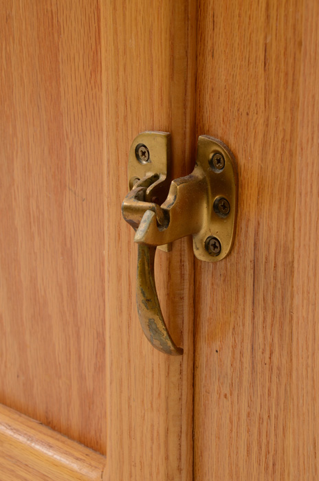 Oak Ice Box End Table