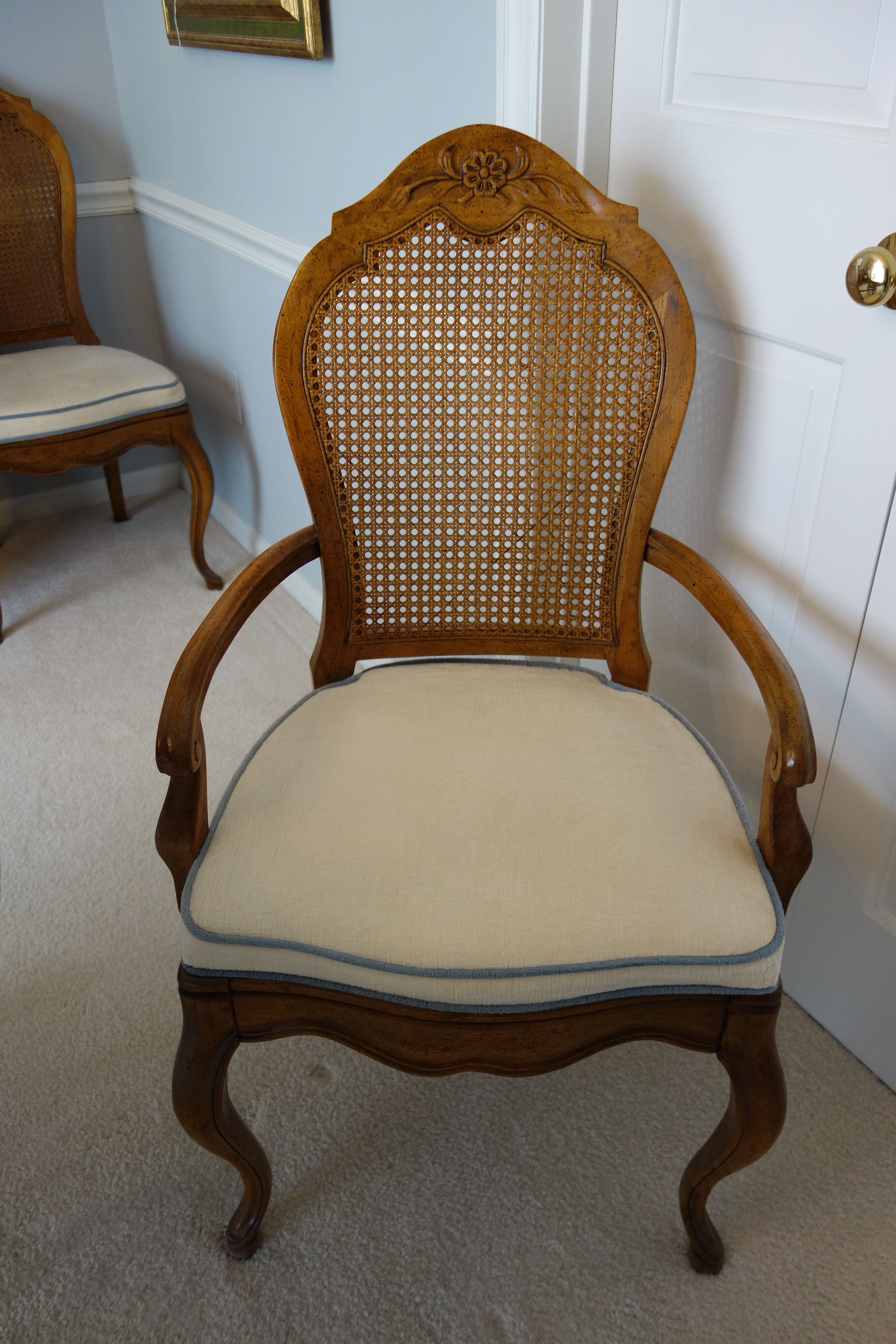 Drexel French Provincial Style Dining Table and Six Chairs