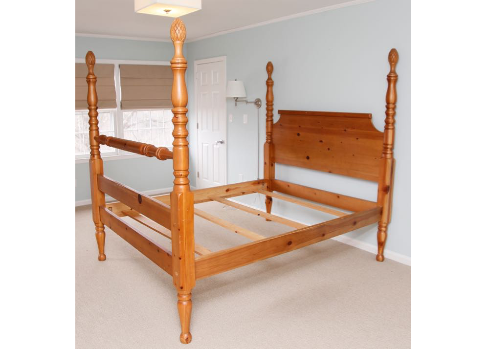 Wexford Collection Queen Bed