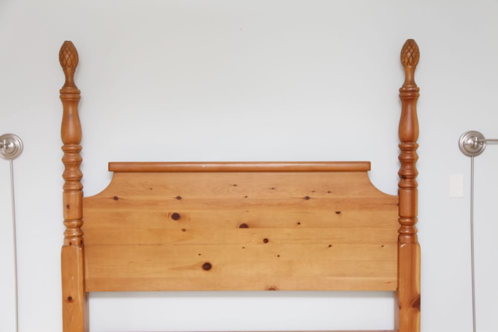 Wexford Collection Queen Bed