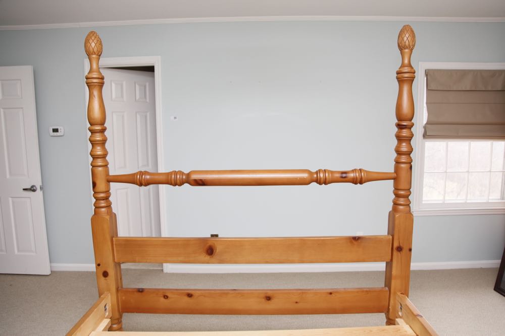 Wexford Collection Queen Bed