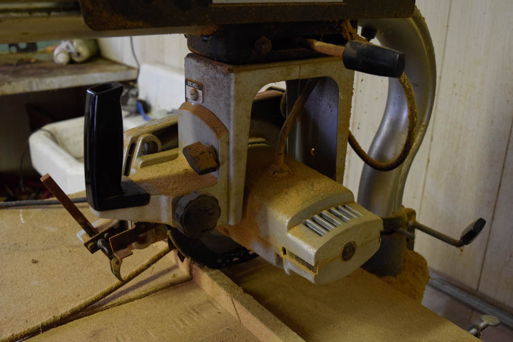 DeWalt 700 8" Radial Arm Saw