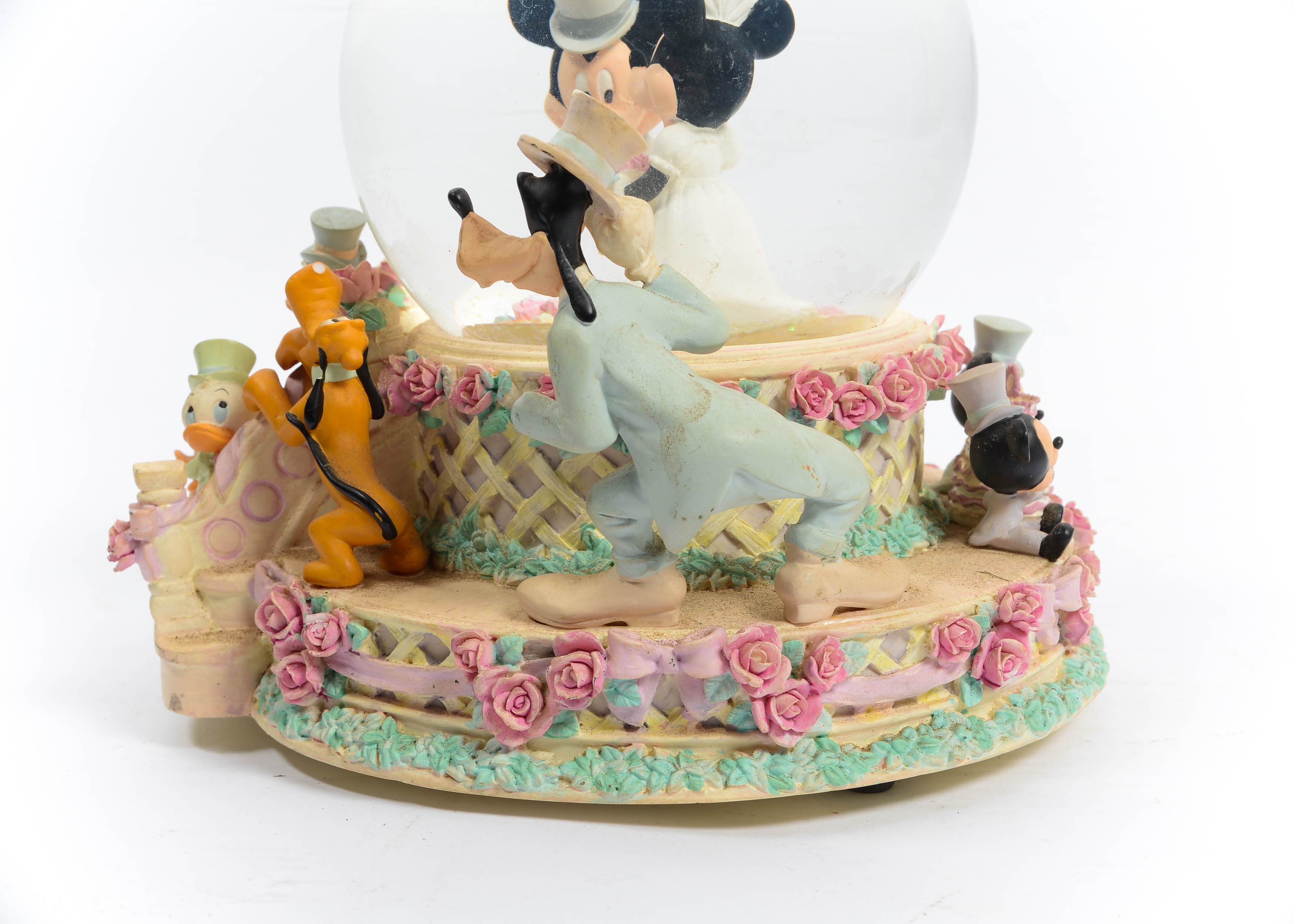 1998 Retired Disney Mickey and Minnie Marriage Musical Snow Globe