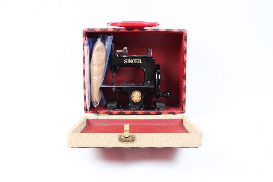 Vintage Singer SewHandy Toy Sewing Machine Circa 1950s