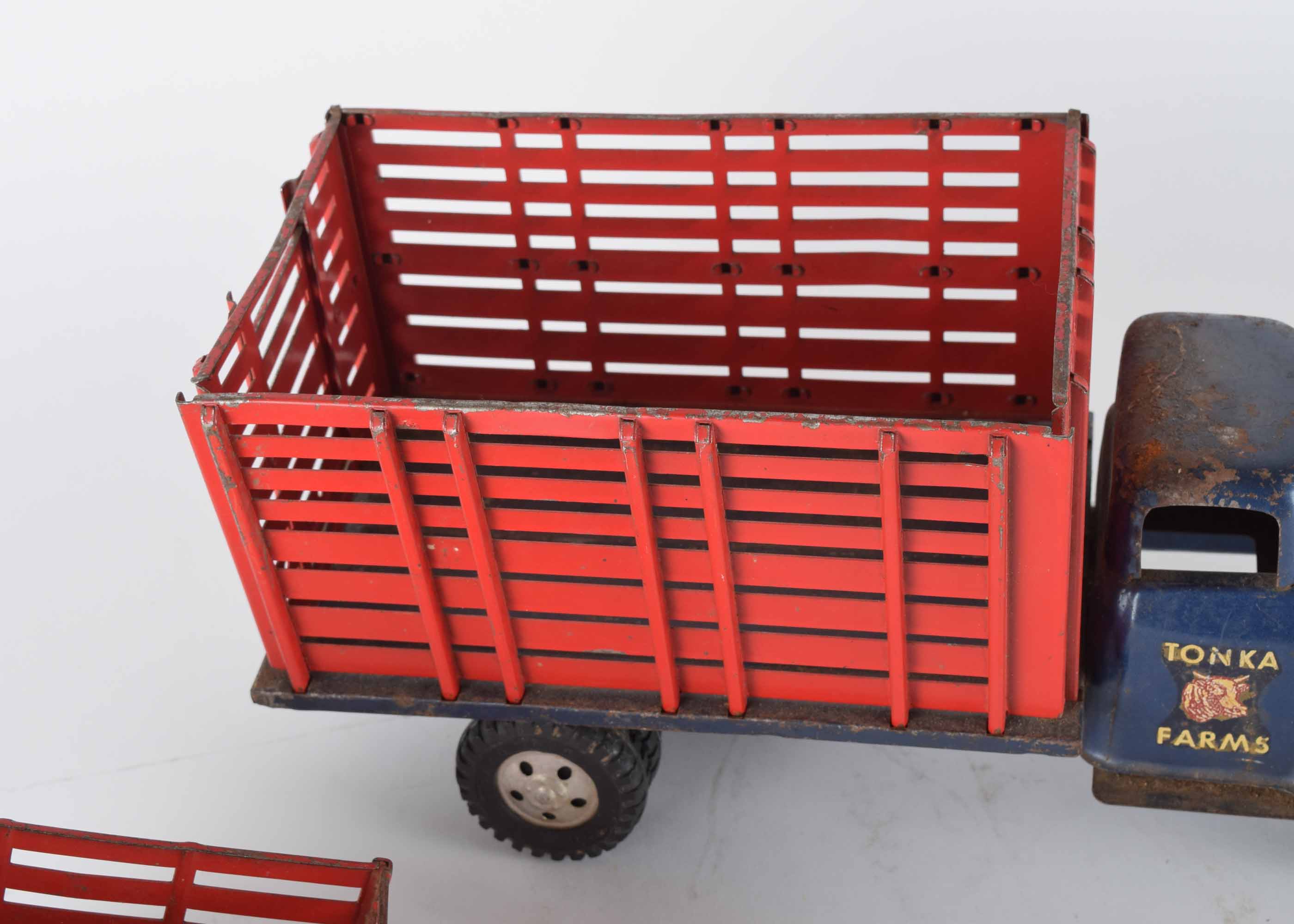 Vintage Tonka Steel Toy Farm Livestock Truck and Small Livestock Cart
