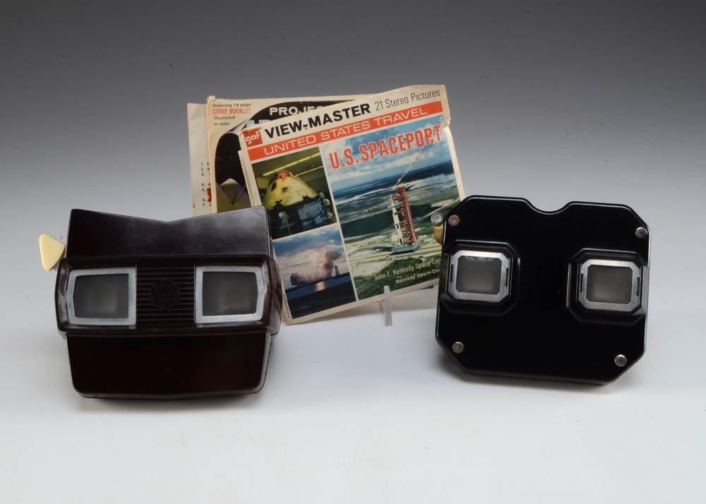 Pair of View-Masters With Six United States Space Travel Photo Discs