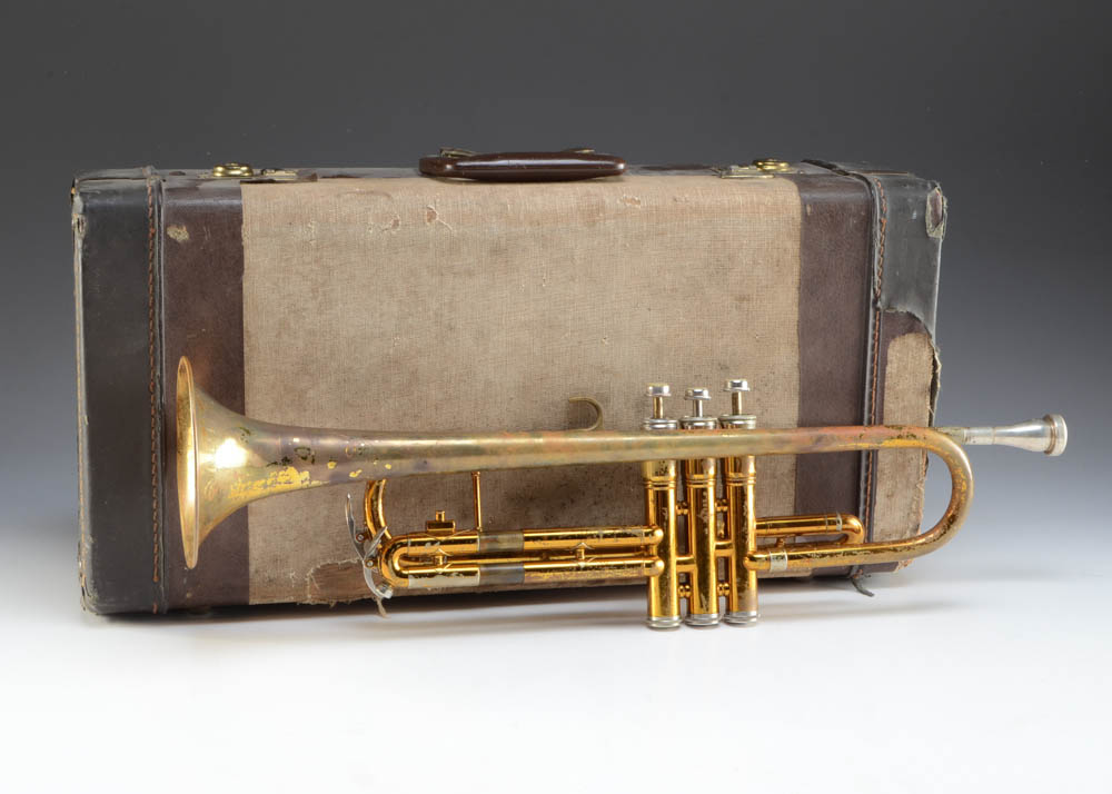 King 600 Bb Trumpet With Accessories