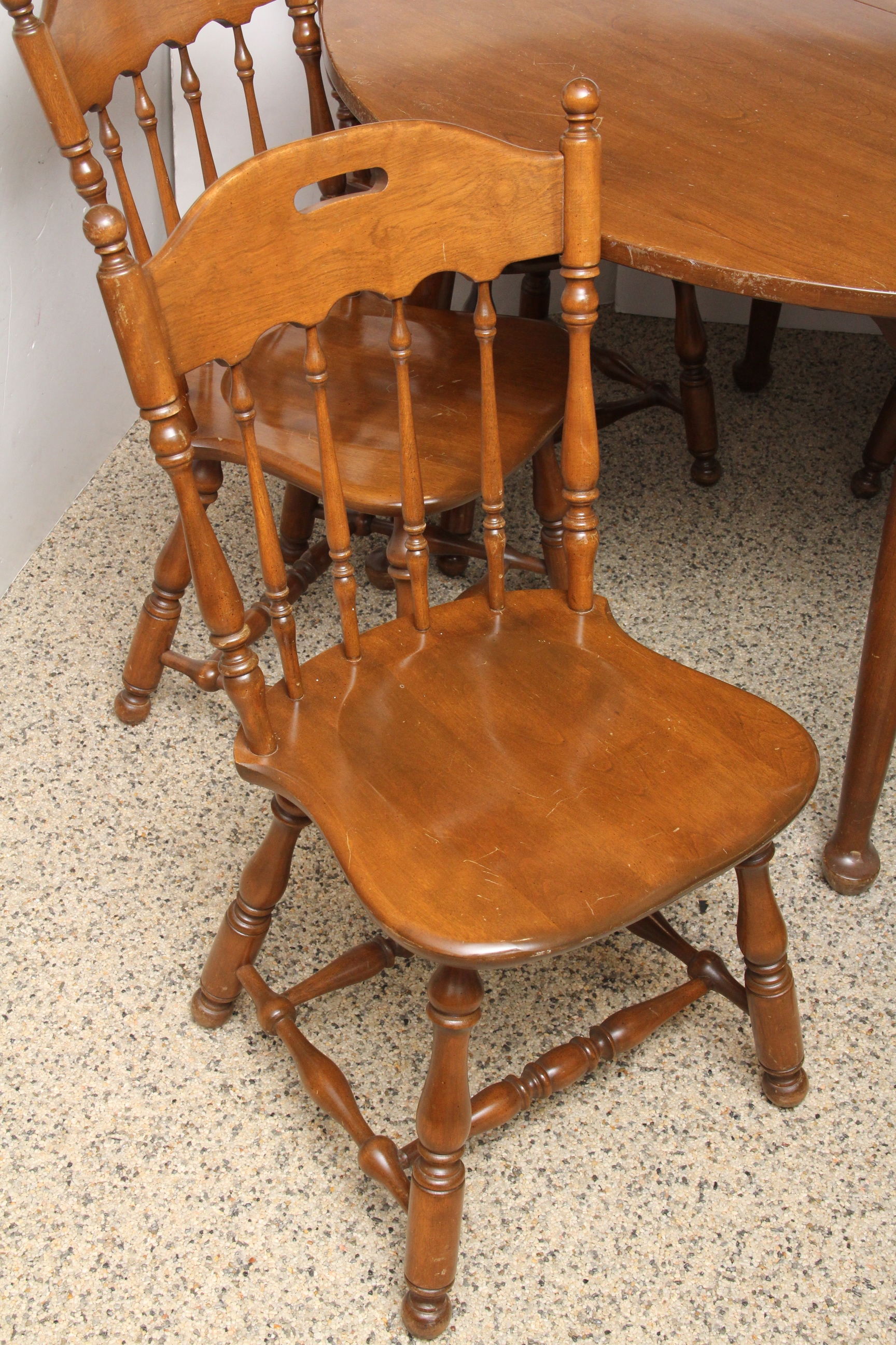 Ethan Allen Solid Oak Dining Table and Chairs