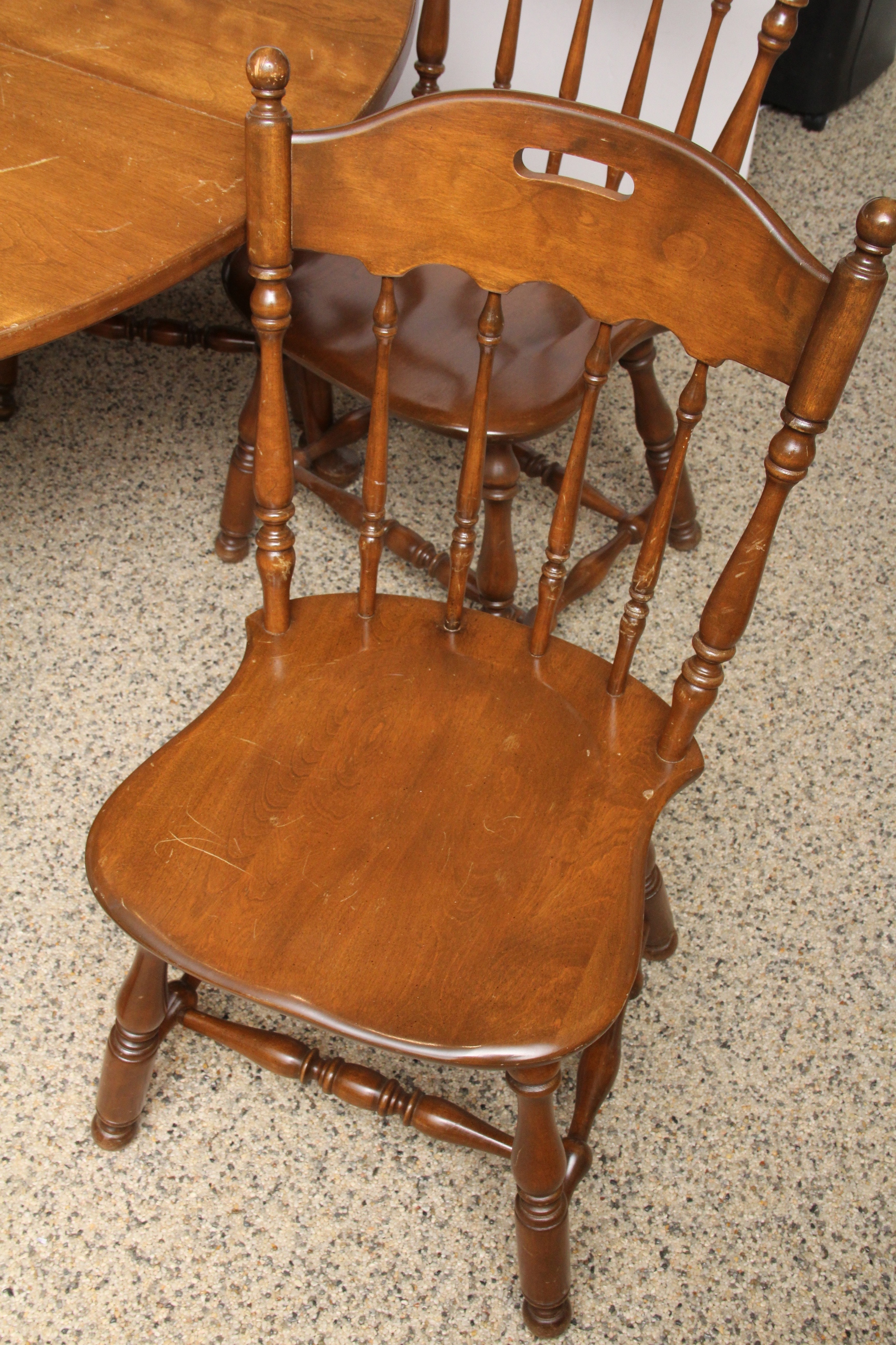 Ethan Allen Solid Oak Dining Table and Chairs