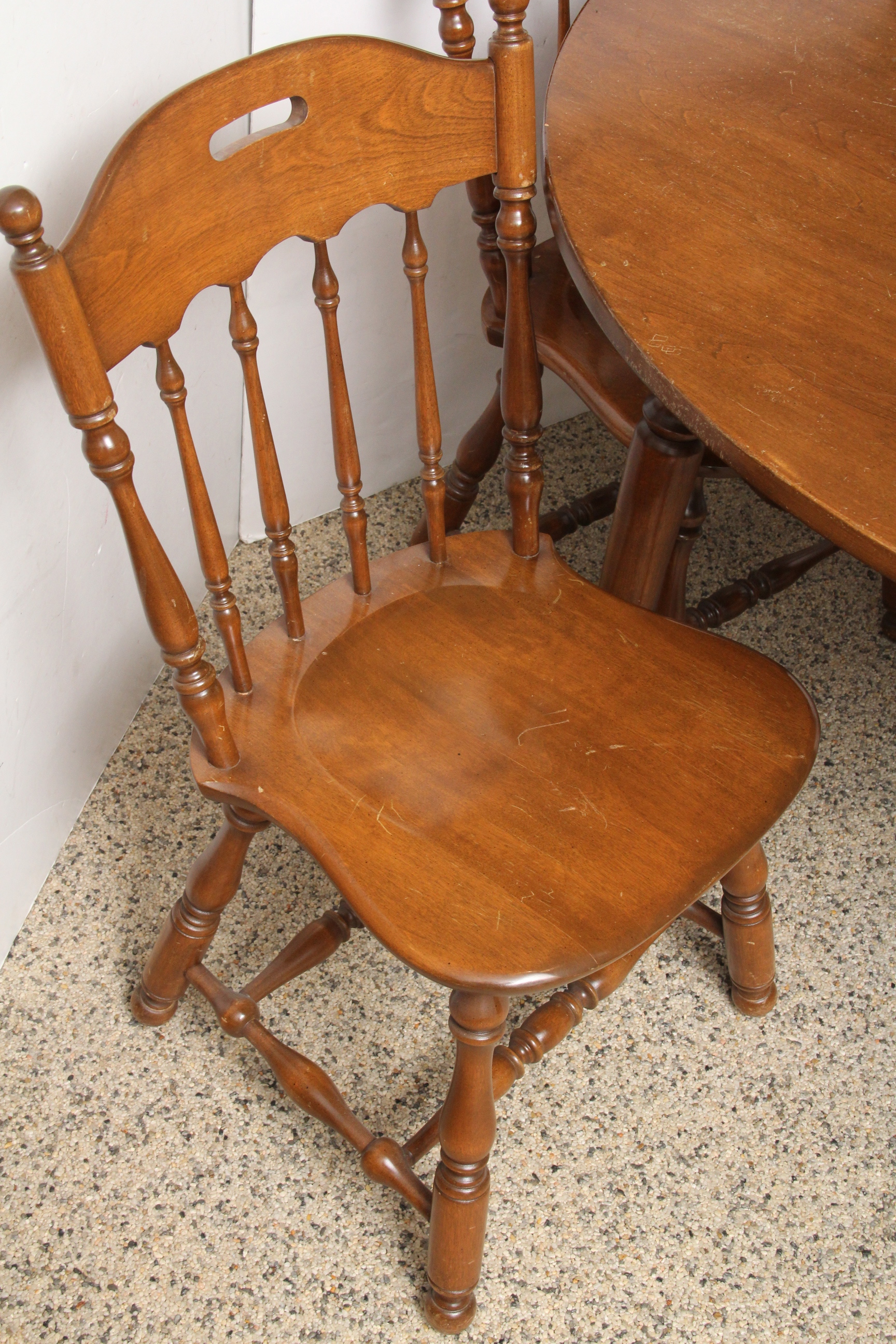 Ethan Allen Solid Oak Dining Table and Chairs
