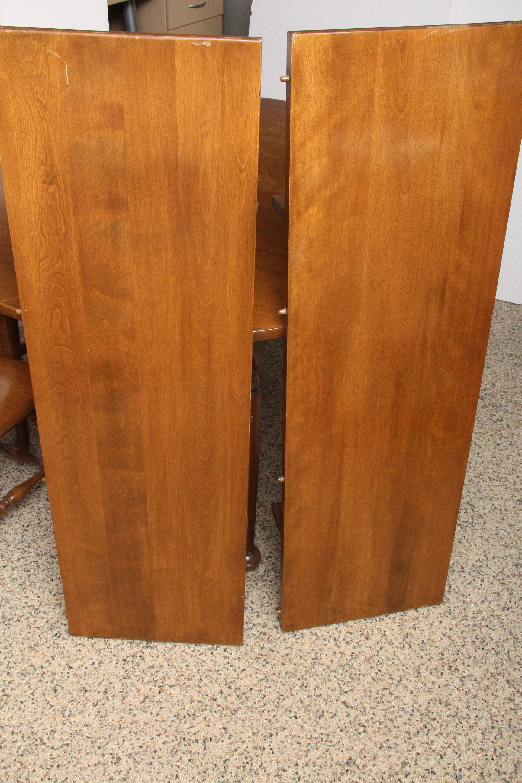 Ethan Allen Solid Oak Dining Table and Chairs