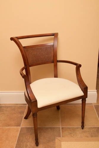 Henredon Dining Table with Six Chairs