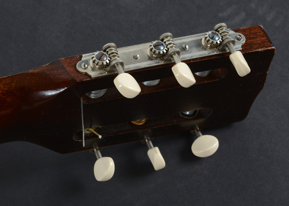 Silvertone Classic Guitar