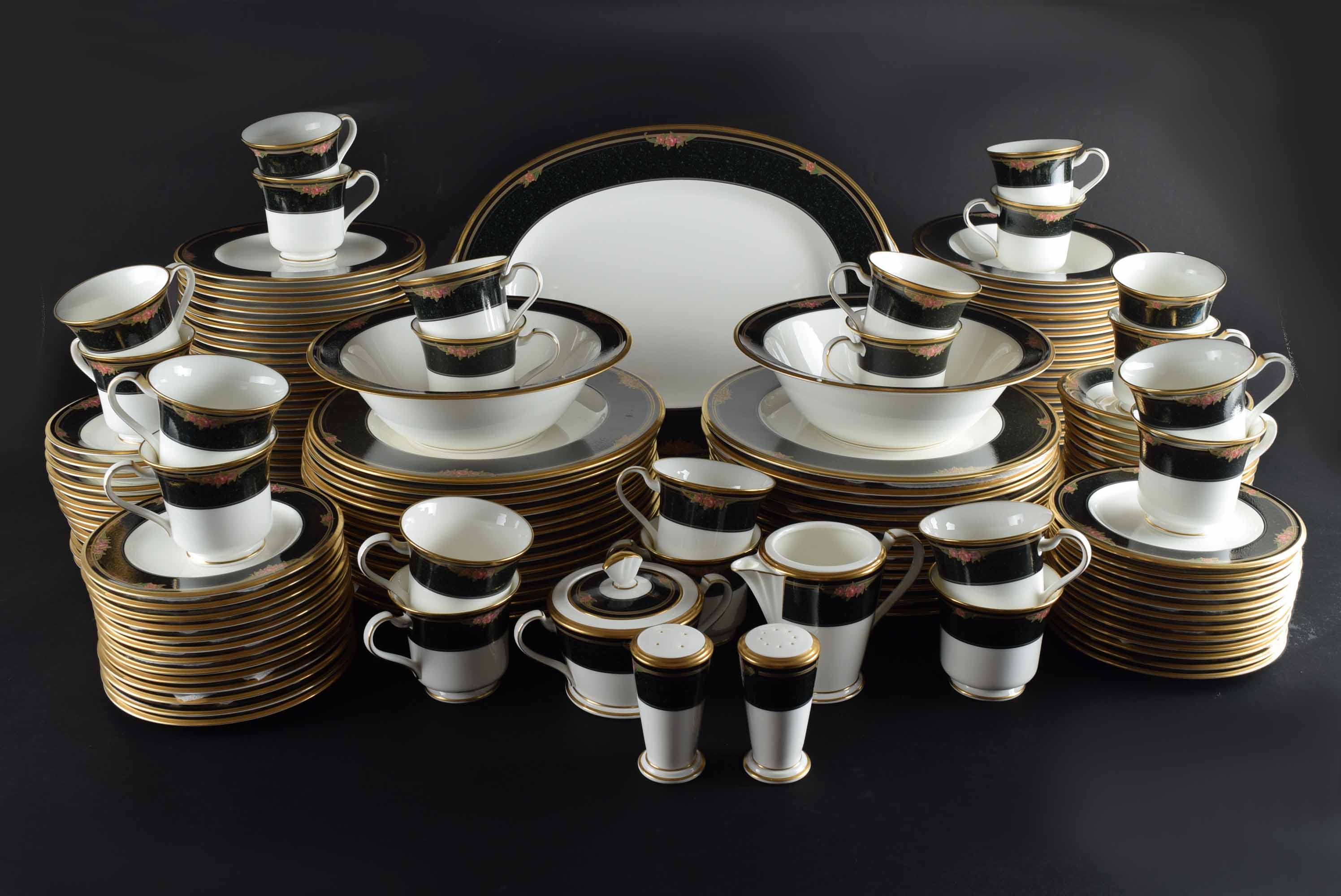 Noritake Bone China Venetian Rose China Service for 20