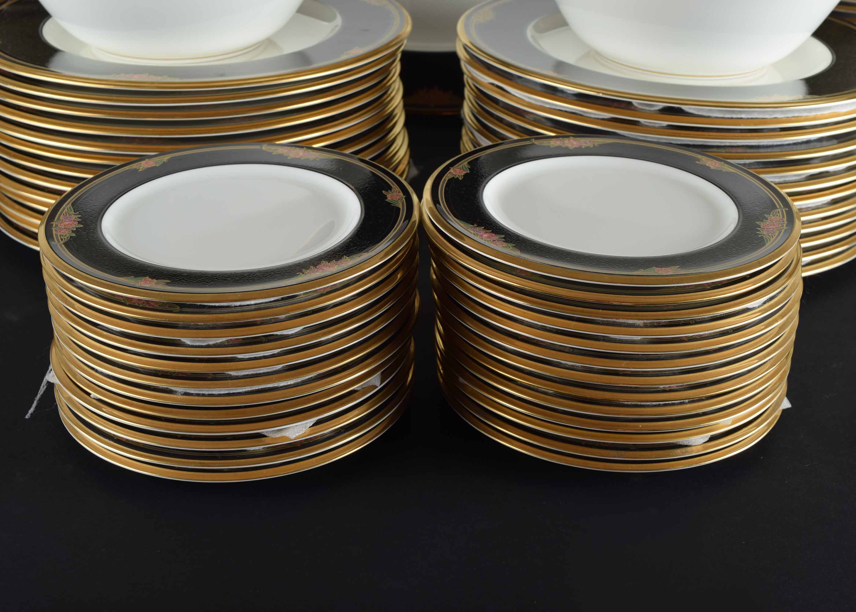 Noritake Bone China Venetian Rose China Service for 20