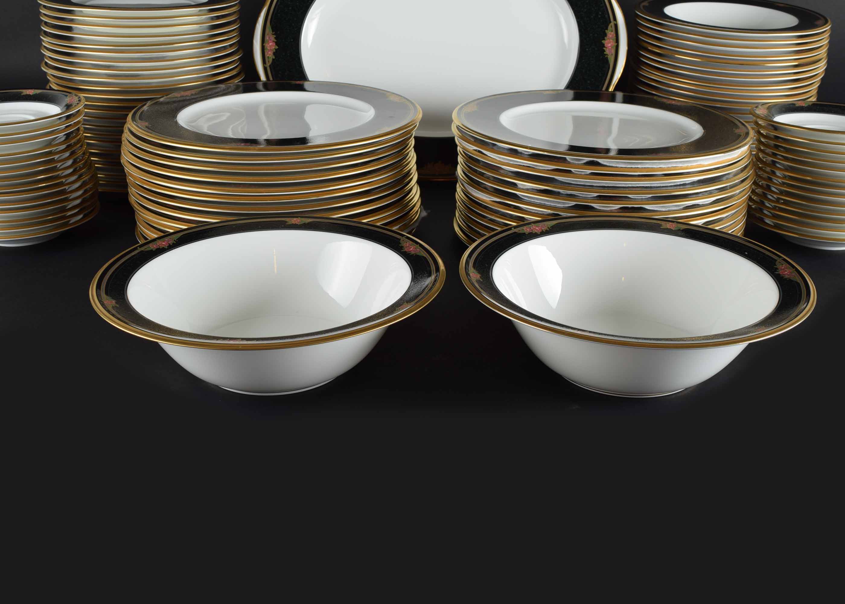 Noritake Bone China Venetian Rose China Service for 20