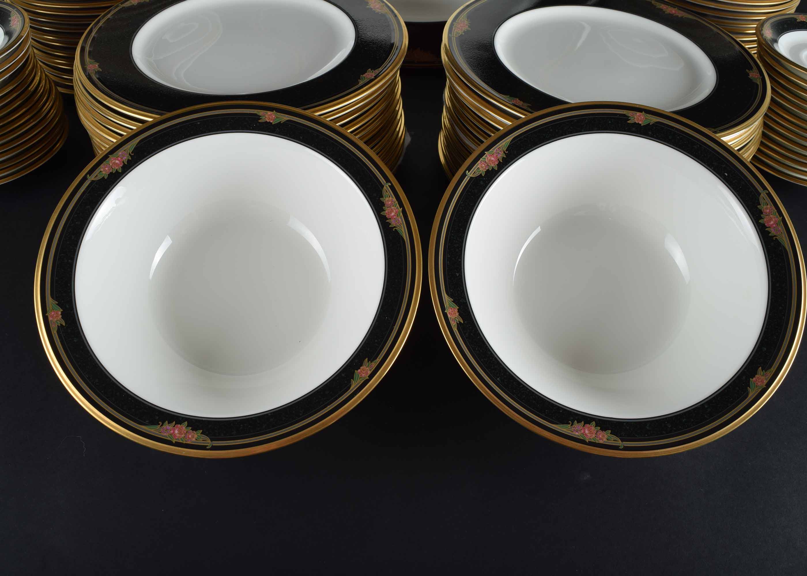 Noritake Bone China Venetian Rose China Service for 20