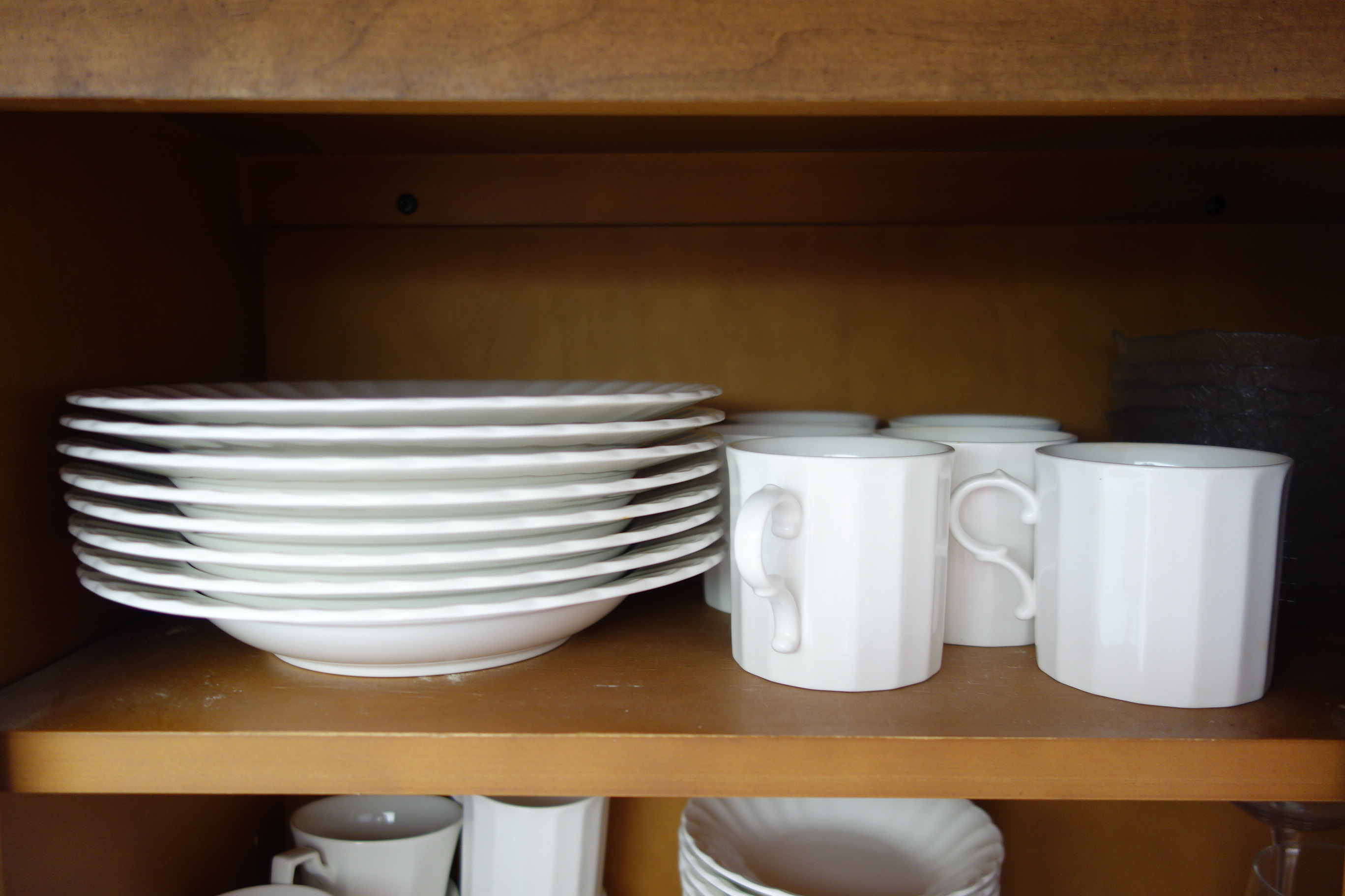 65 Pieces Mikasa Maxima "Yardley" China Set