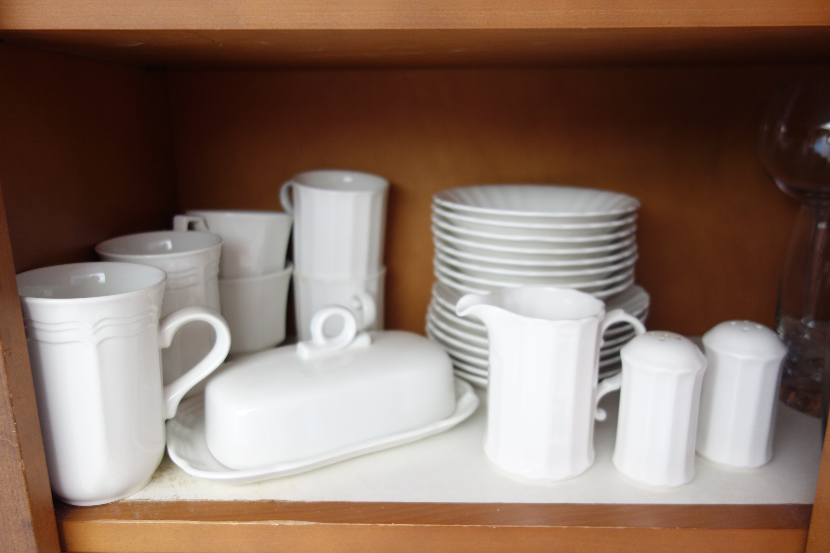 65 Pieces Mikasa Maxima "Yardley" China Set