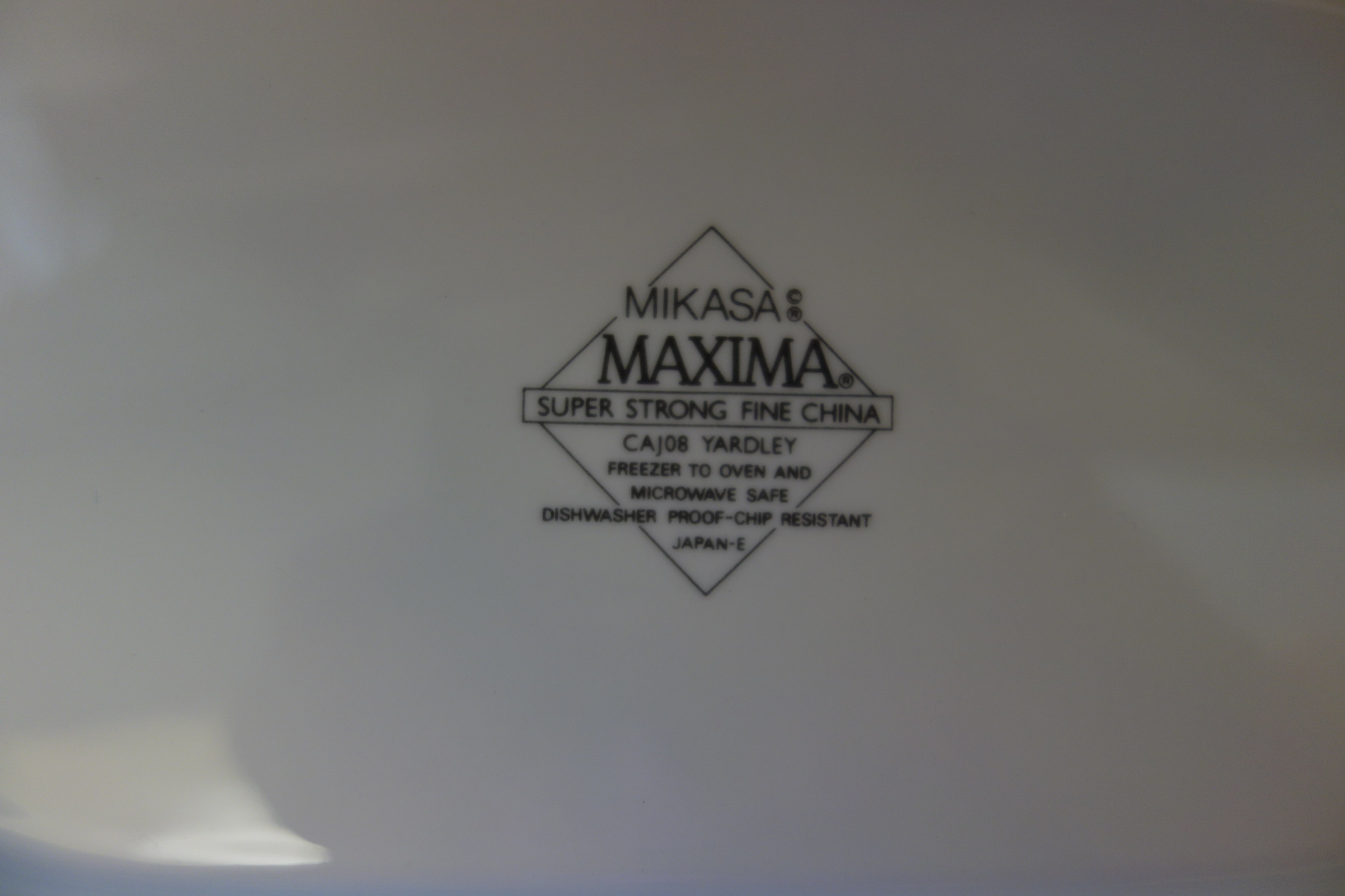 65 Pieces Mikasa Maxima "Yardley" China Set