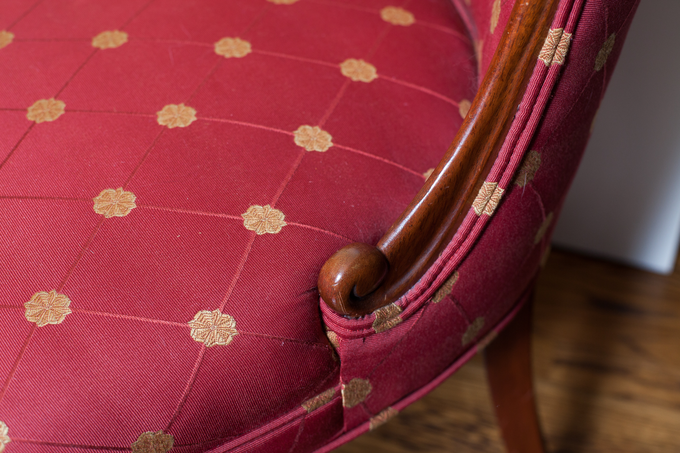 Duncan Phyfe Reproduction Mahogany Dining Table and Chairs