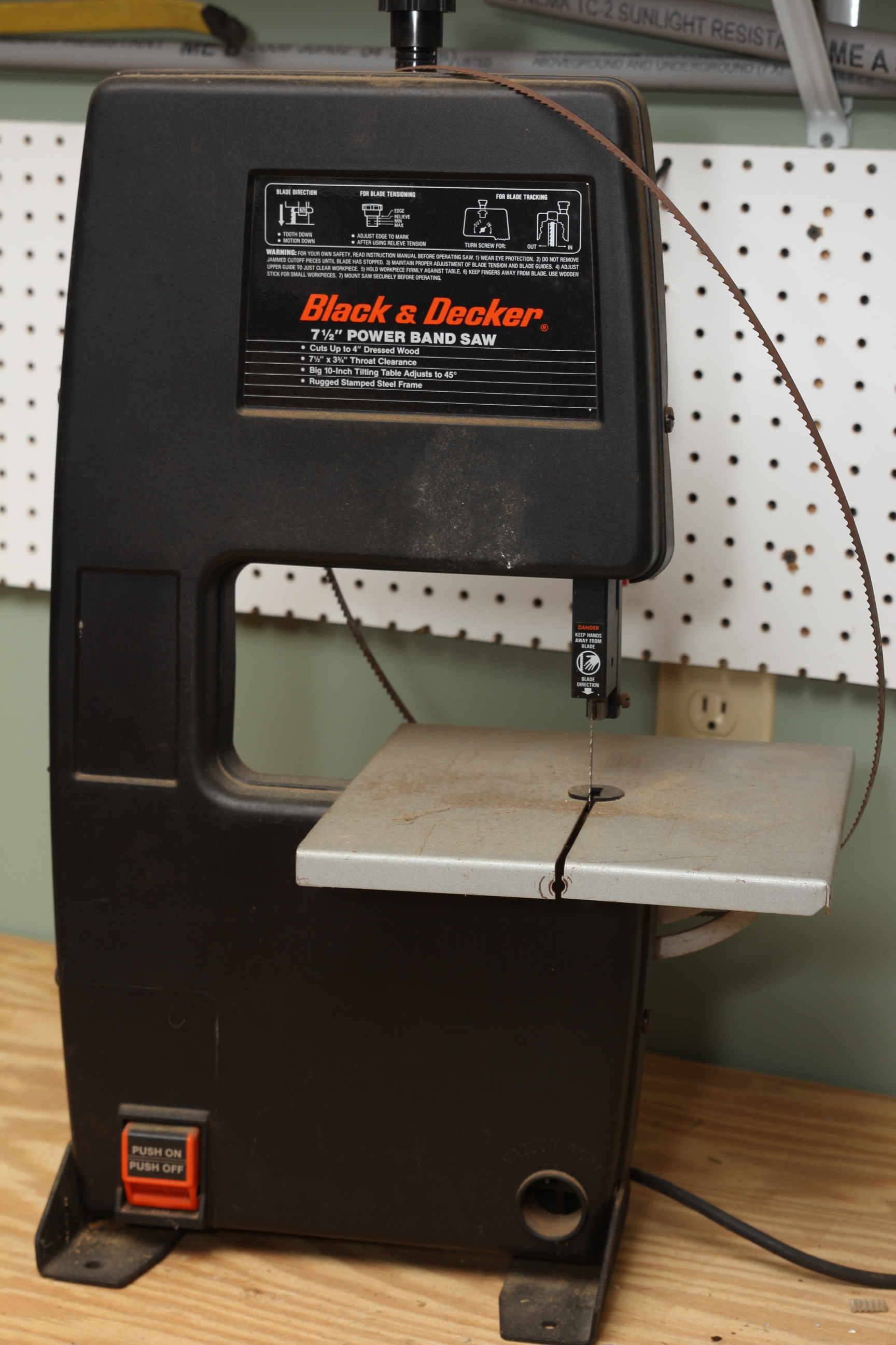 Black & Decker 7.5" Power Band Saw