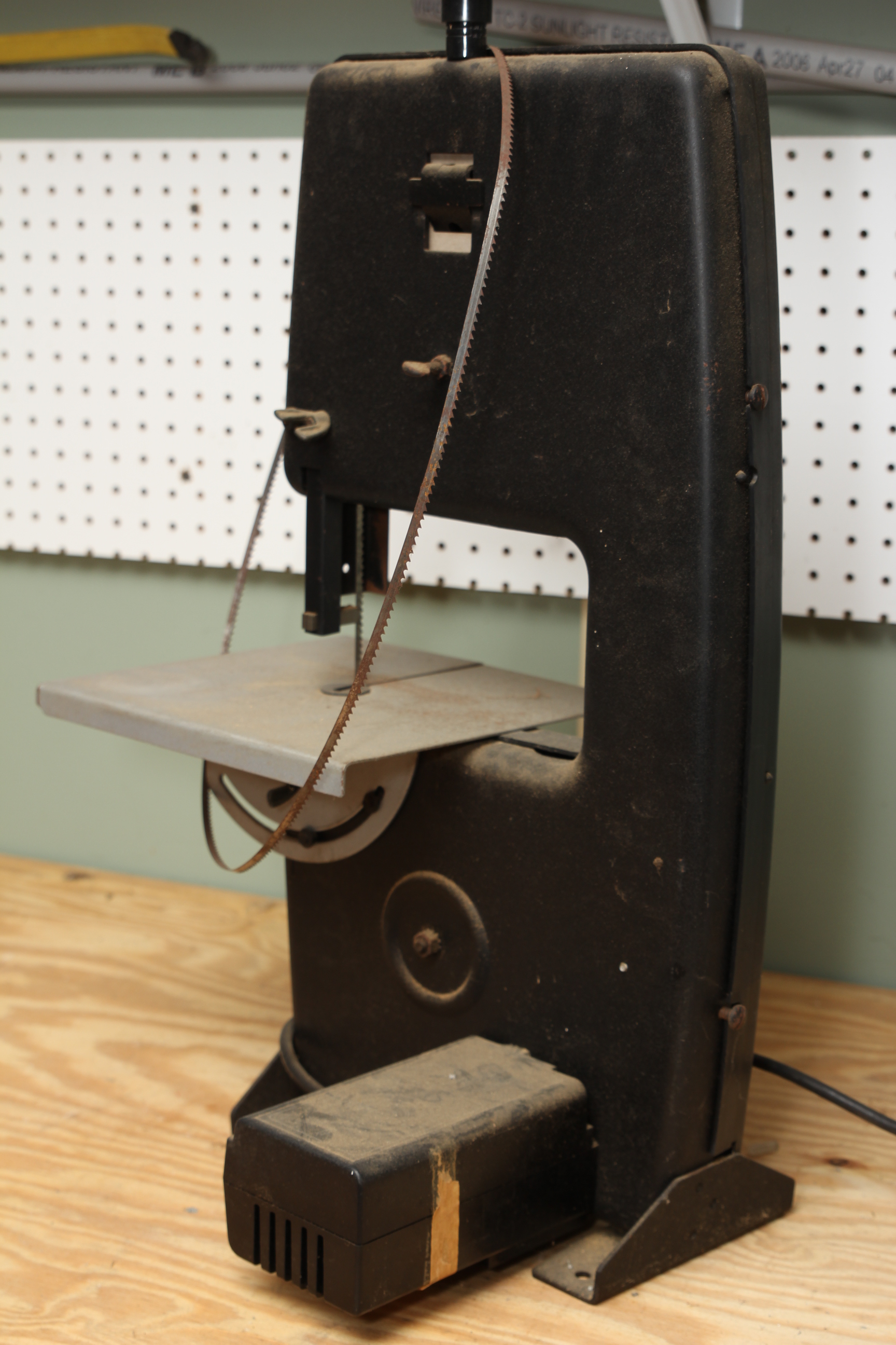 Black & Decker 7.5" Power Band Saw