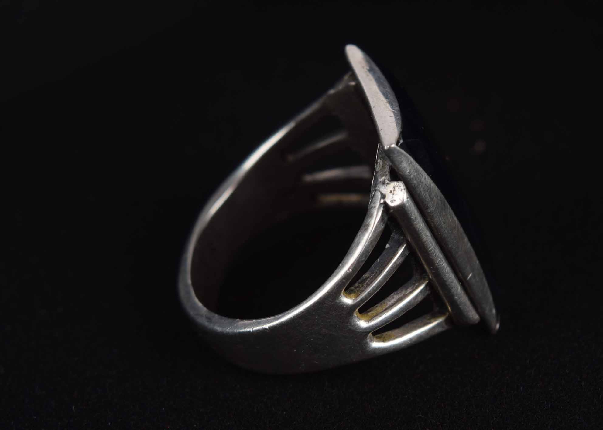 Man's Sterling and Hematite Like Ring