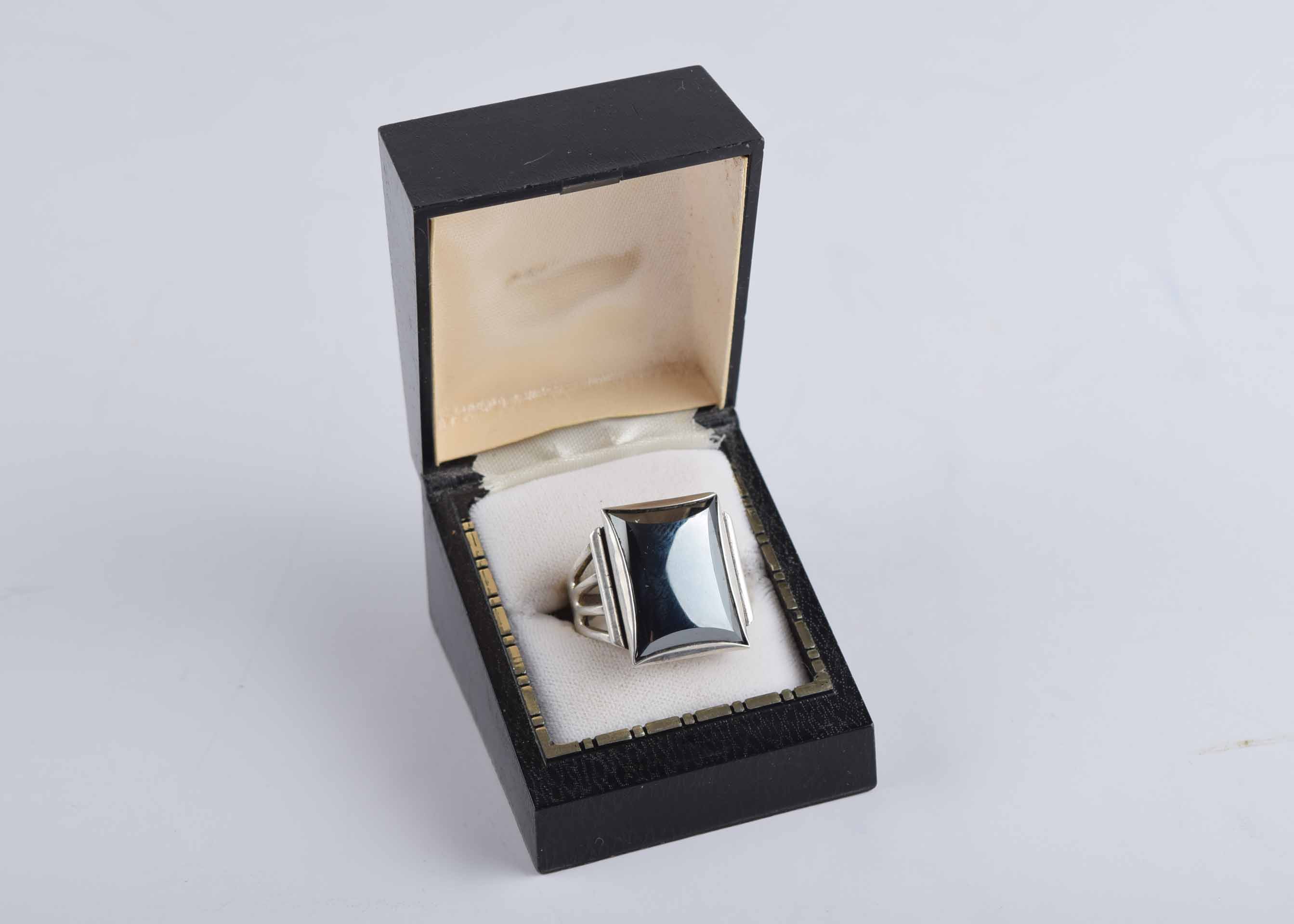 Man's Sterling and Hematite Like Ring