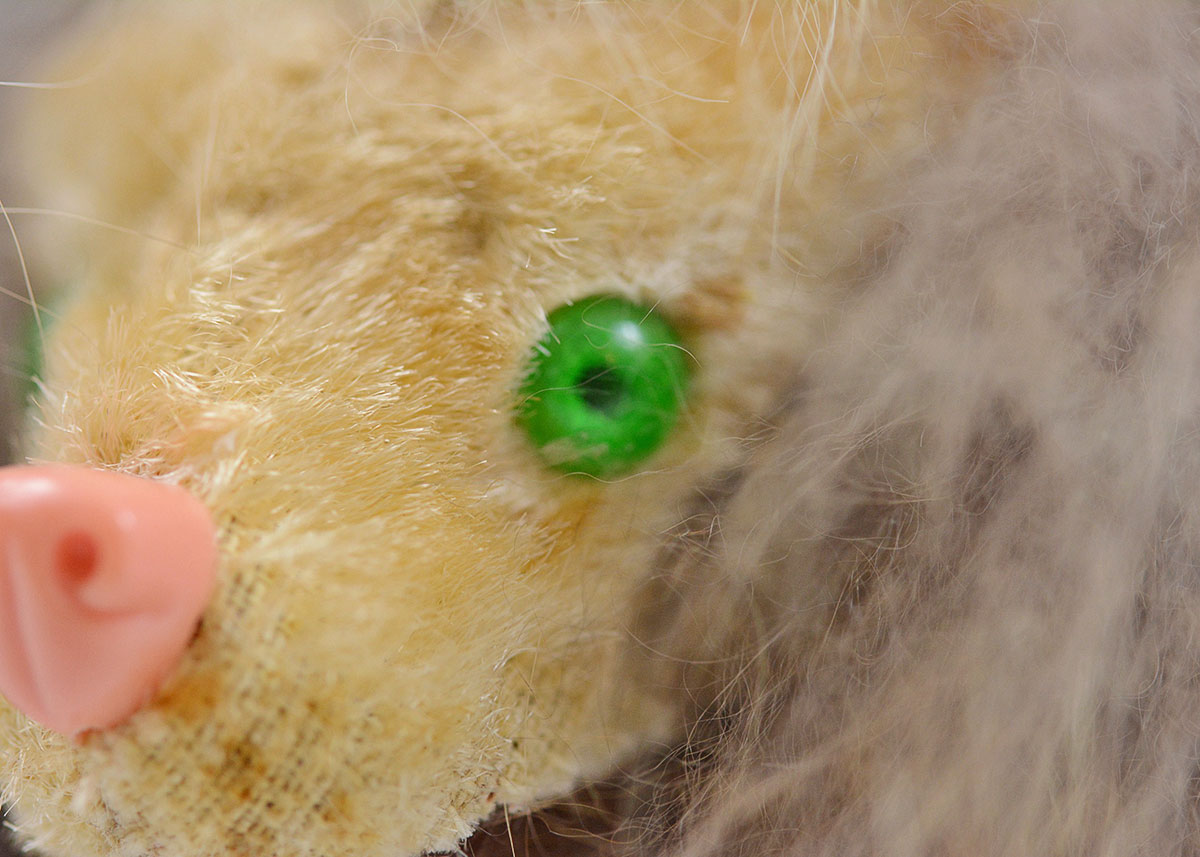 Vintage German Made EMO Brand Wind up Drinking Real Fur Lion