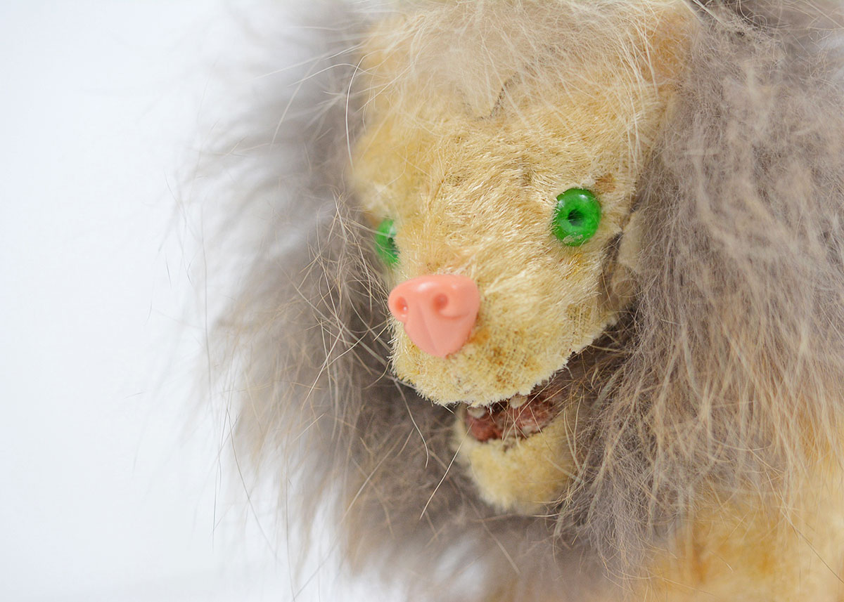 Vintage German Made EMO Brand Wind up Drinking Real Fur Lion
