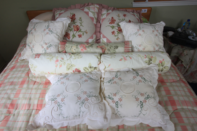 Plaid and Floral Print Bedding