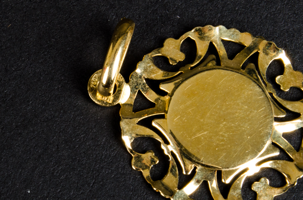 Italian 18K Gold Madonna Pendant