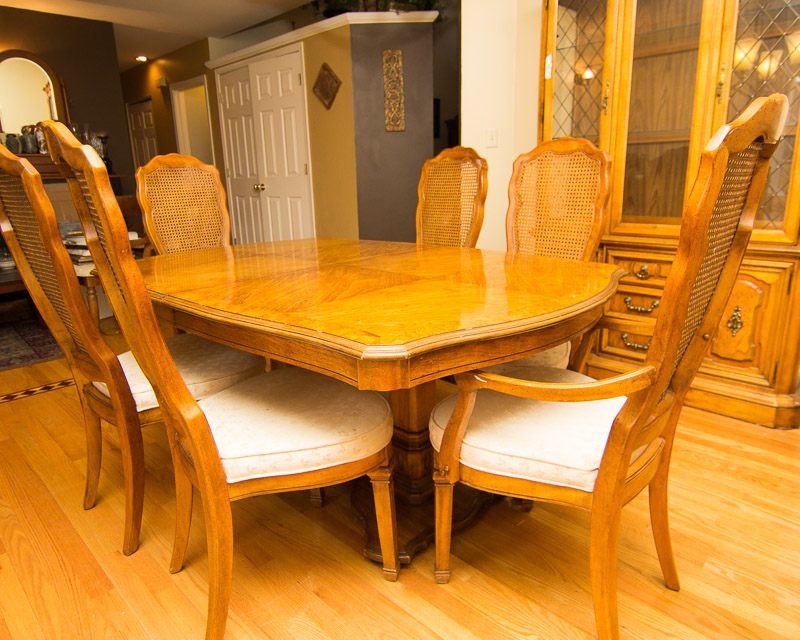 Stanley Furniture Pedestal Dining Table and Chairs