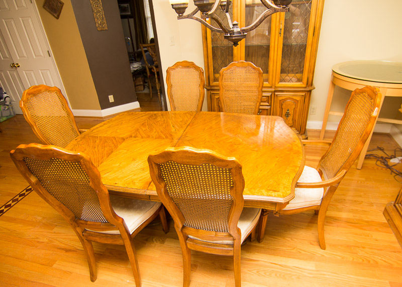 Stanley Furniture Pedestal Dining Table and Chairs