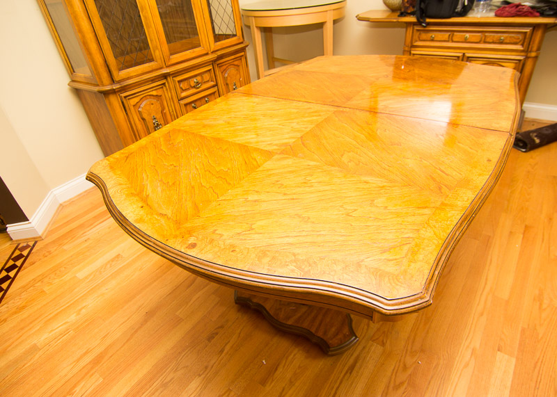 Stanley Furniture Pedestal Dining Table and Chairs