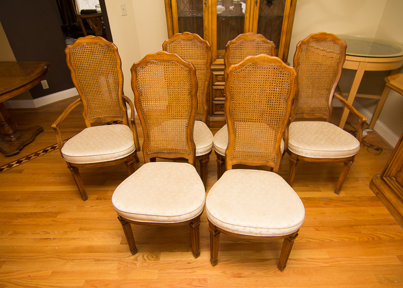 Stanley Furniture Pedestal Dining Table and Chairs