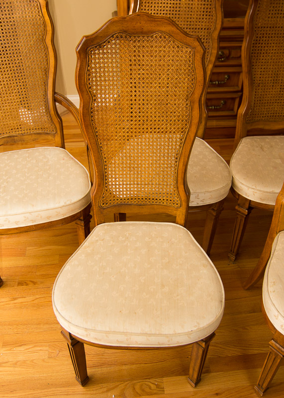 Stanley Furniture Pedestal Dining Table and Chairs