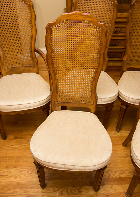 Stanley Furniture Pedestal Dining Table and Chairs