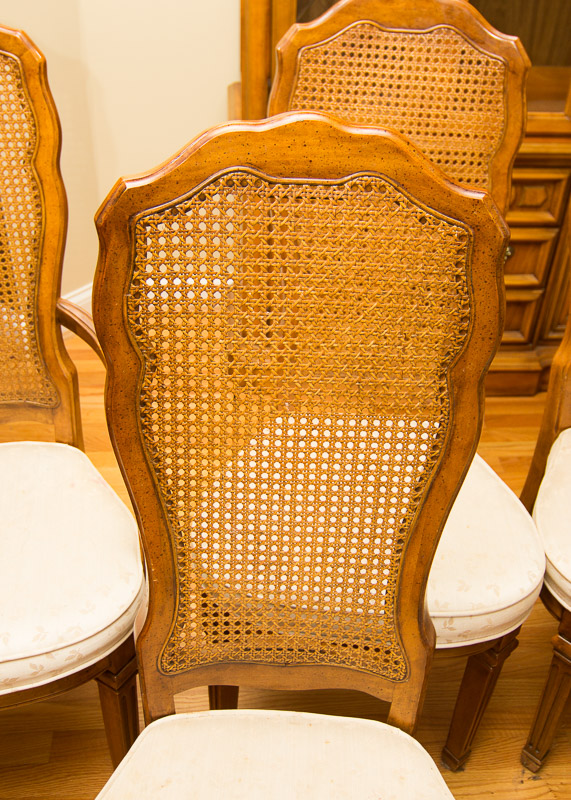 Stanley Furniture Pedestal Dining Table and Chairs