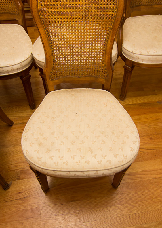 Stanley Furniture Pedestal Dining Table and Chairs