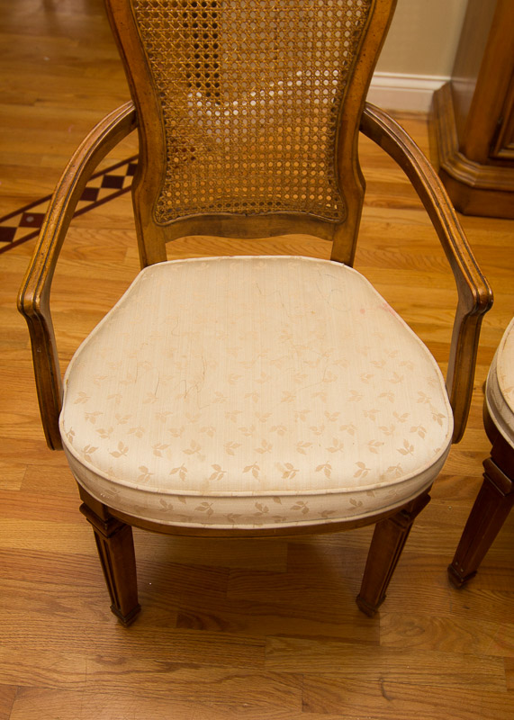 Stanley Furniture Pedestal Dining Table and Chairs