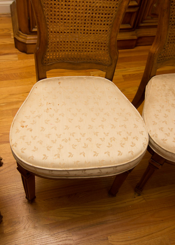 Stanley Furniture Pedestal Dining Table and Chairs