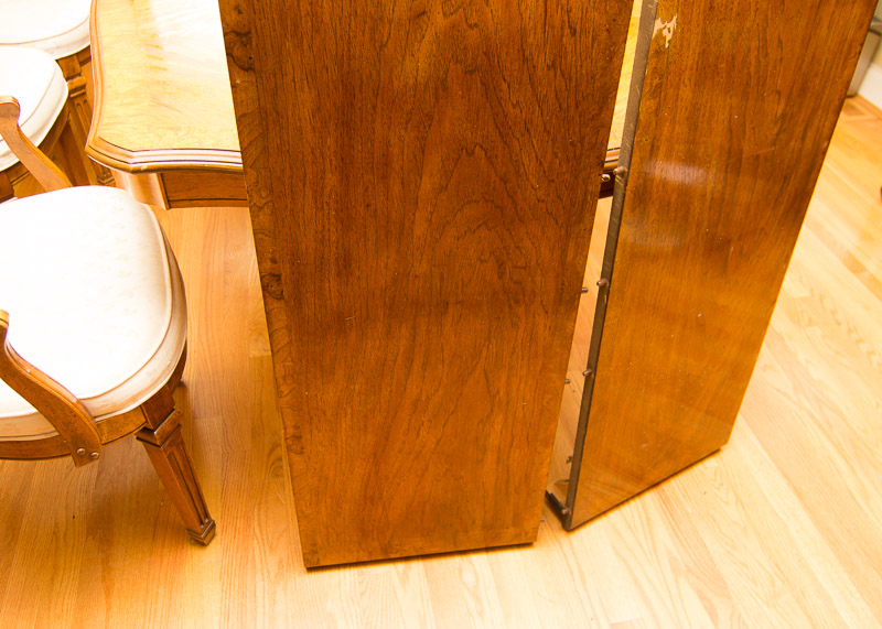 Stanley Furniture Pedestal Dining Table and Chairs