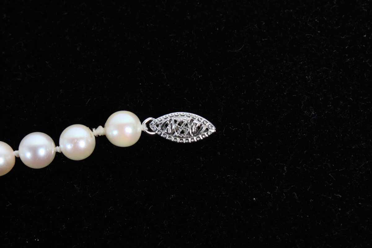 Vintage 14K White Gold Pearl Necklace