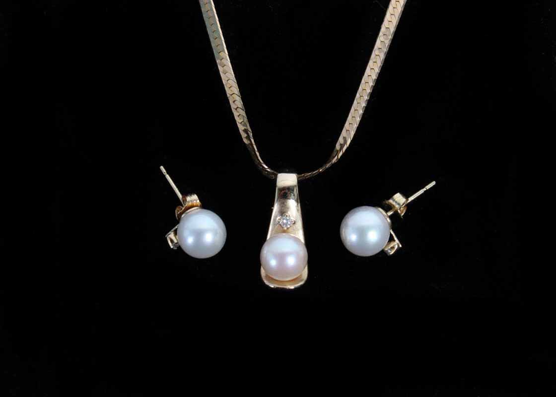 14K Yellow Gold Diamond and Pearl Pendant Necklace with Earrings
