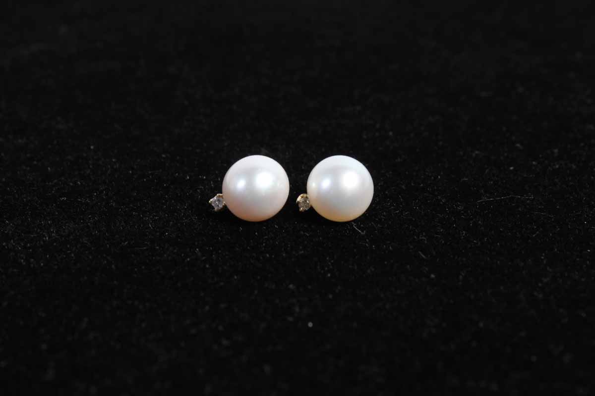 14K Yellow Gold Diamond and Pearl Pendant Necklace with Earrings